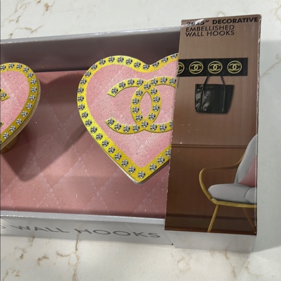 Decorative Embellished Wall Hooks - Pink Hearts - Picture 2 of 3